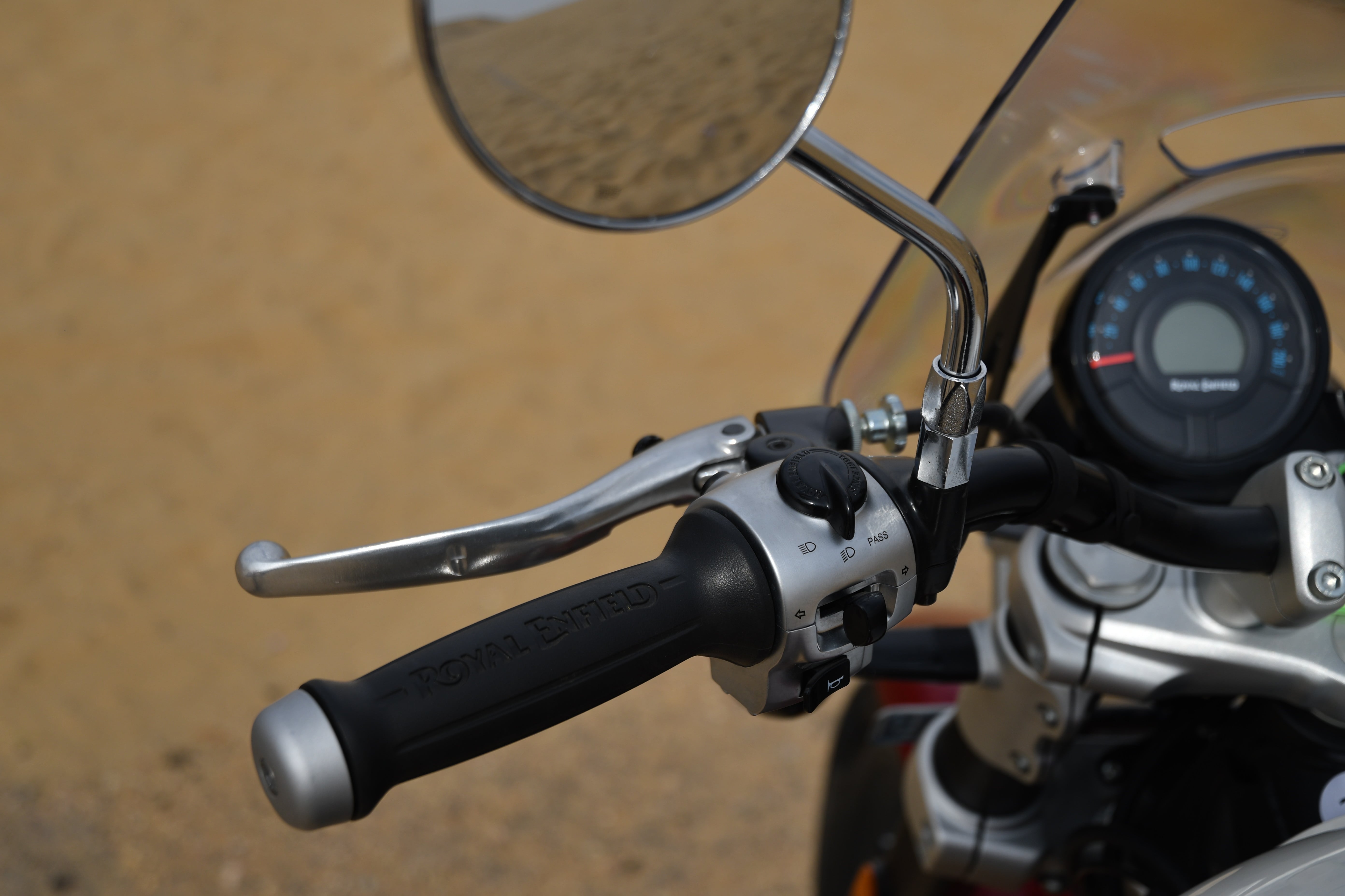 Royal Enfield Super Meteor 650 Left Side Multifunction Switchgear Image ...