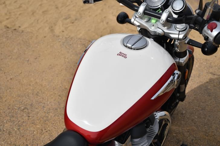 Royal Enfield Super Meteor 650 Color Red