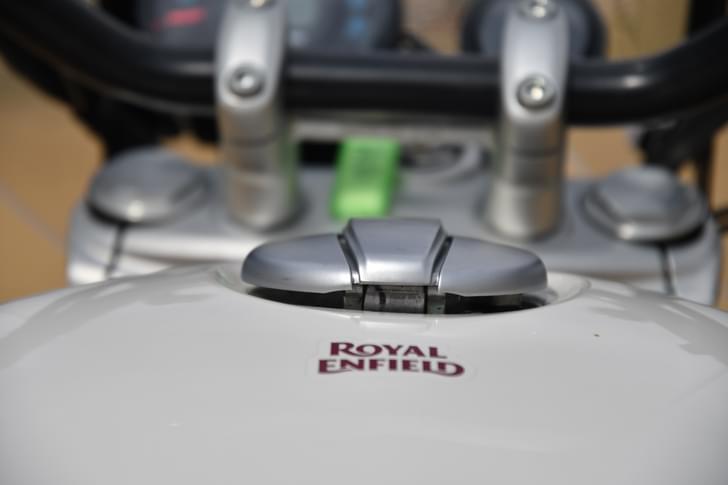 Royal Enfield Super Meteor 650 Closed Fuel Lid