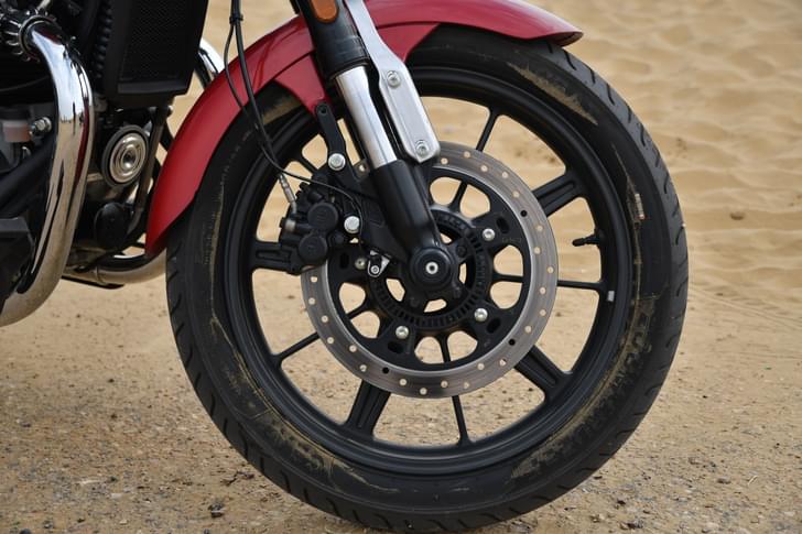 Royal Enfield Super Meteor 650 Color Red