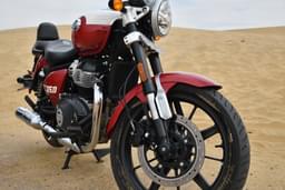 Royal Enfield Super Meteor 650 Front Left Three Quarter