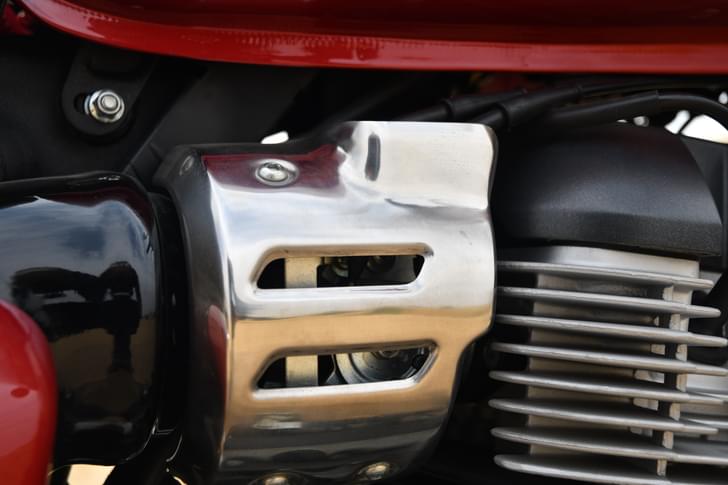 Royal Enfield Super Meteor 650 Color Red