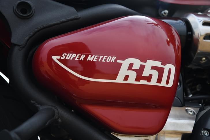 Royal Enfield Super Meteor 650 Color Red