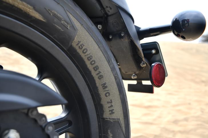 Royal Enfield Super Meteor 650 Color Black