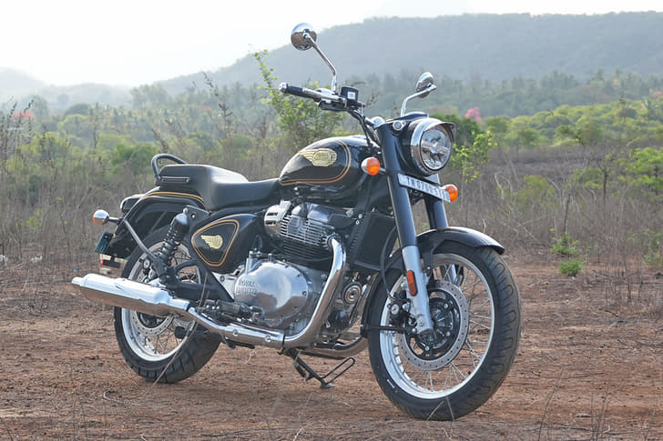 Royal Enfield Bullet 650 Front Right Three Quarter