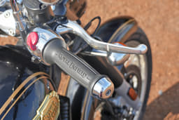 Royal Enfield Bullet 650 Front Right Three Quarter