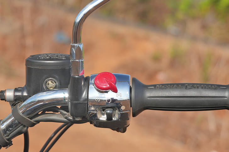 Royal Enfield Bullet 650 Color Black, Chrome