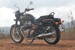 Royal Enfield Bullet 650 Front Right Three Quarter