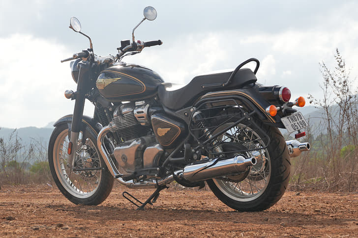 Royal Enfield Bullet 650 Front Right Three Quarter
