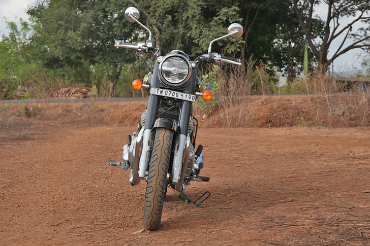 Royal Enfield Bullet 650 Front View