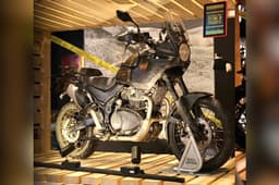 Royal Enfield Himalayan 750 Front Right Three Quarter Royal Enfield Himalayan 750 Front Right Three Quarter