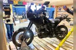 Royal Enfield Himalayan 750 Color Black Royal Enfield Himalayan 750 Color Black