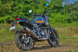 Royal Enfield Scram 440 Front Right Three Quarter
