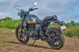Royal Enfield Scram 440 Front Right Three Quarter