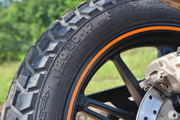Royal Enfield Scram 440 Color Black, Orange