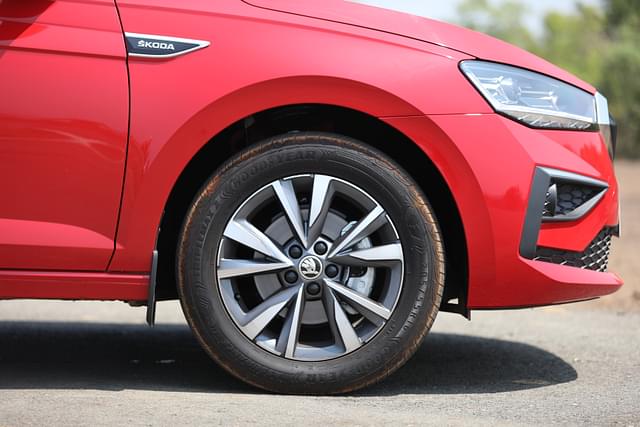 Alloy Wheels Image - 15695