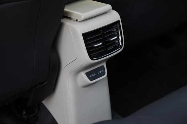 Ac Vents Rear Image - 15858