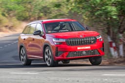 Skoda Kodiaq Rs Front Right Three Quarter Skoda Kodiaq Rs Front Right Three Quarter