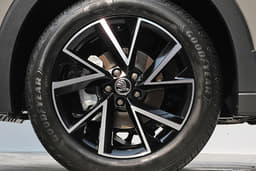 Skoda Kushaq Facelift Color Black, Silver