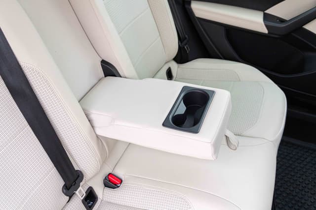 Second Row Seats Image - 33827