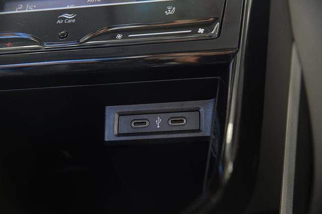 Infotainment System Image - 9497