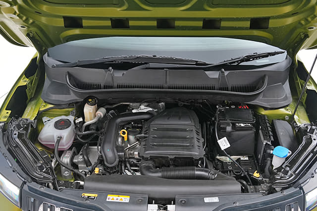 Open Bonnet Engine Shot Image - 32842