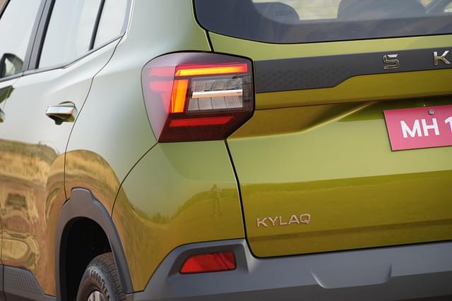 Rear View Image - 3756