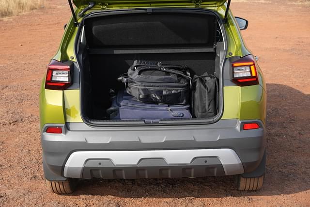 Rear View Image - 3758