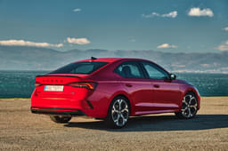 Skoda Octavia Rs Front Left Three Quarter