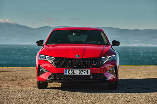 Skoda Octavia RS Front View