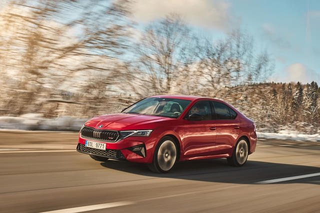 Front Right Three Quarter Image - 17351