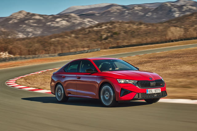 Front Left Three Quarter Image - 17355