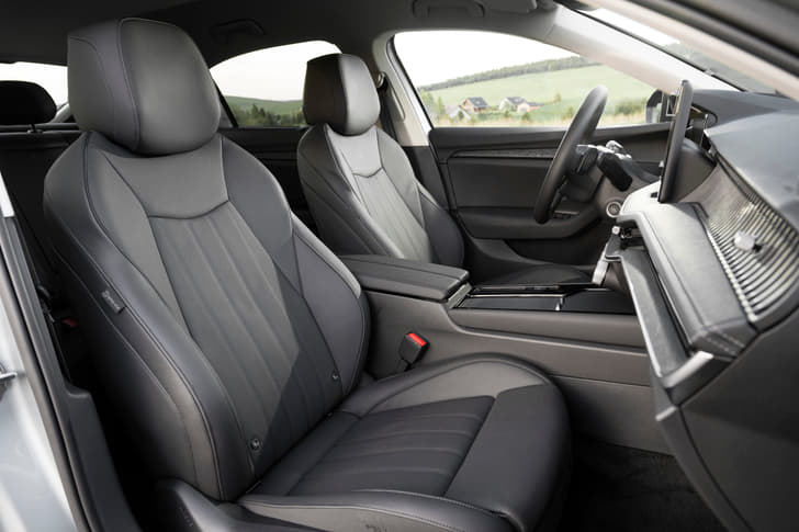 Skoda Superb Front Row Seats Skoda Superb Front Row Seats