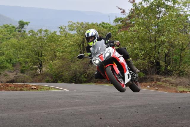 Front Left Three Quarter Image - 27028