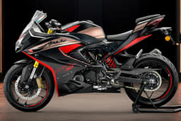 Tvs Apache Rr310 Front Right Three Quarter