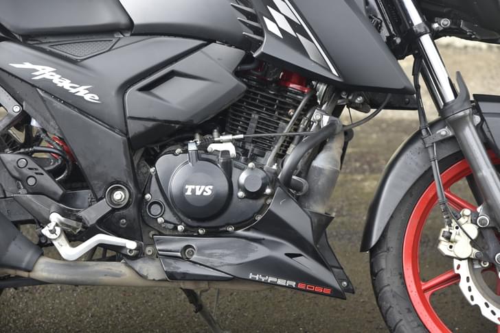 Tvs Apache Rtr 160 4v Color Black, Red