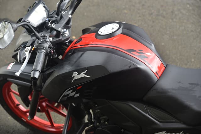 Closed Fuel Lid Image - 26983