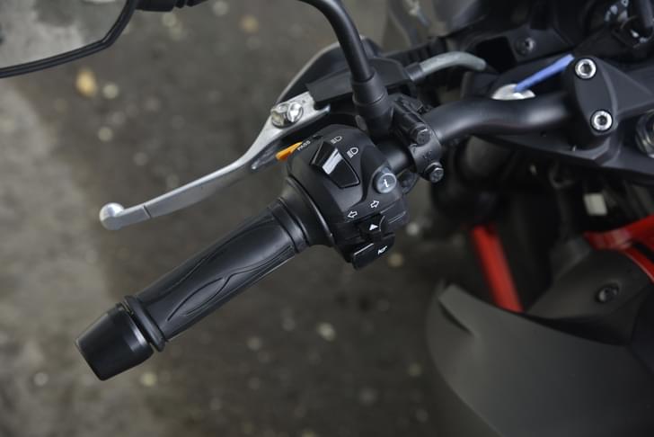 Tvs Apache Rtr 160 4v Color Black