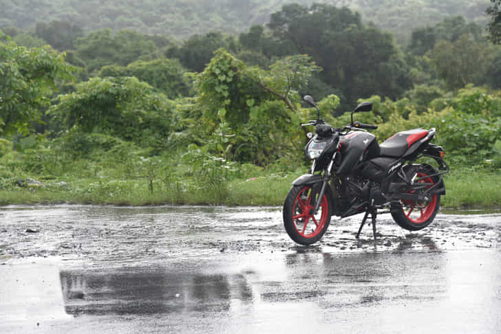 TVS Apache RTR 160 4V