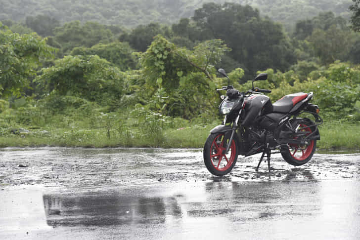 TVS Apache RTR 160 4V