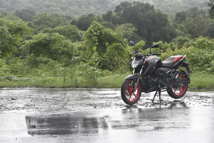 TVS Apache RTR 160 4V Images
