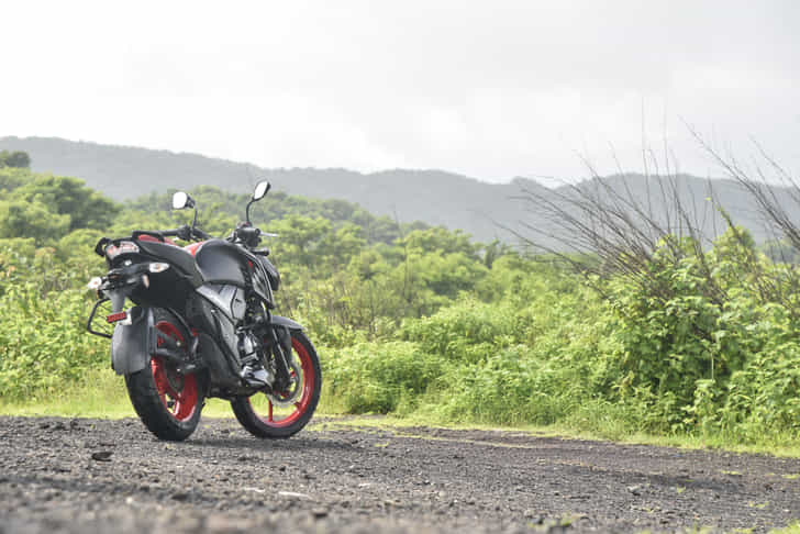  TVS Apache RTR 160 4V