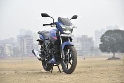 Tvs Apache Rtr 160 Front View