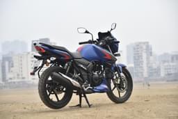 Tvs Apache Rtr 160 Front Right Three Quarter
