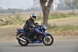 Tvs Apache Rtr 160 Front Right Three Quarter