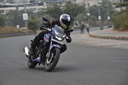 Tvs Apache Rtr 160 Front Right Three Quarter