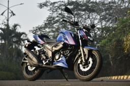 Tvs Apache Rtr 200 4v Front Left Three Quarter