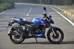 Tvs Apache Rtr 200 4v Front Right Three Quarter