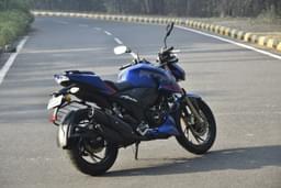 Tvs Apache Rtr 200 4v Front Right Three Quarter