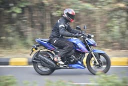 TVS Apache RTR 200 4V Front Right Three Quarter
